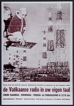 "De Vaticaanse radio in uw eigen taal". Zie ook collectie fotoalbums inv.nr.35.18; Tekening
Tekening