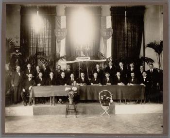 "R.K. Fabrieksarbeidersbond. 12 1/2 jaar bestaan. Den Haag 1911-1924"; Foto Foto