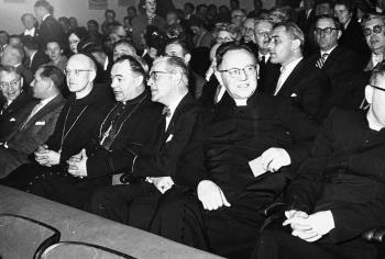 Tweede lustrum van Ons Erf. V.l.n.r.: abt Tholens, mgr. Wilhelmus Marinus Bekkers, burgemeester Charles Hustinx van Nijmegen, Th. Hendriksen en A. Merkx; Foto Foto