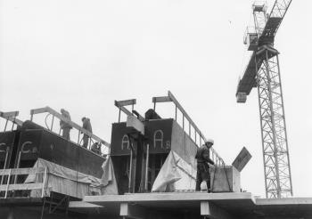 Nieuwbouw van de studentenhuisvesting in de Thijmstraat; Foto Foto