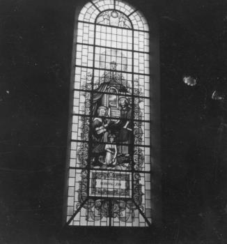 Een van de nieuwe glasramen in de St. Martinuskerk te Doesburg, Gld.; Foto Foto