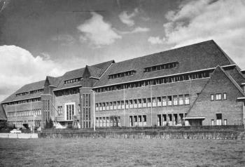 Provinciaal moederhuis met kweekschool; Foto Foto