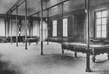 Interieur van de speelzaal; Foto Foto