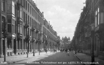 Parochie O.L. Vrouw van de Rozenkrans, Amsterdam; Foto Foto