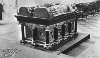 Interieur. Graf van de stichters in de Munsterkerk; Foto Foto