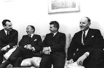 Activiteiten buitenland. De Jong en Luns op officieel bezoek bij Ceaușescu; Foto Foto