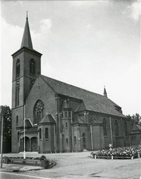 De parochiekerk van het dorp De Zilk in de gemeente Noordwijkerhout; Foto Foto