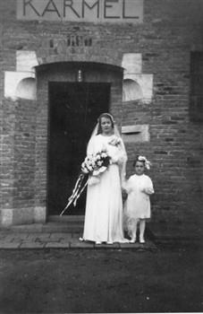 Rie Dekkers, leidster van het Sint Francesca Romana Liefdewerk in de Gerardus Majellaparochie trad op 17 mei 1937 in in de Karmel; Foto Foto