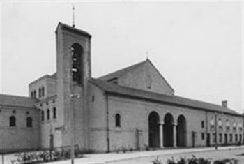 In 1953 bouwde de Firma Nijenhuis deze kerk in Arnhem; Foto Foto