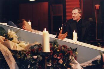 Hans Kesting in gesprek met Antoine Bodar over de dood.; Foto Foto