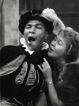 Donals Jones en Rita Reys in een act; Foto Foto
