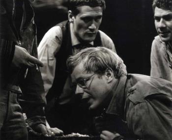 V.l.n.r. Jules Hamel, Joop Admiraal en Jack Horn in een act; Foto Foto