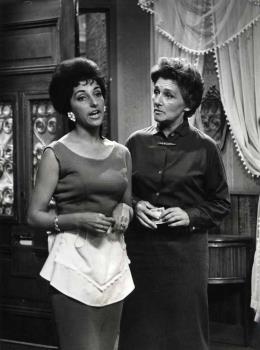 TV-spel met Carletta Banting (links) en Jeanne Verstraete (rechts); Foto Foto