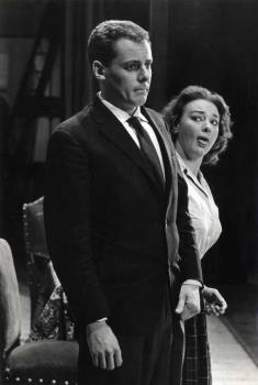 Onbekende acteur en Mia Goossen; Foto Foto