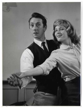 Albert Mol met een onbekende danseres; Foto Foto