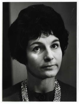Portretfoto van Maria Antoinette (Mies) Bouwman; Foto Foto