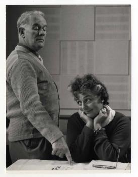 Cruys Voorbergh en Mieke Verstraete in het AVRO televisiespel 'The great Sebastians', uitgezonden op 4 december 1960.; Foto Foto