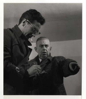 Jonkheer Eric van Ingen en Willy Ruys in het televisiespel 'Een dag in angst', uitgezonden op 1 december 1960 door de KRO.; Foto Foto
