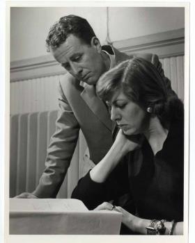 Lucas Jacobus (Luc) Lutz en Ellen Marie Elze Anthing Vogel in een onbekend televisiespel.; Foto Foto