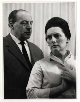 Lo van Hensbergen en een onbekende actrice; Foto Foto