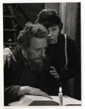 Richard Martinus Willem Flink en Engelina Mara Isabella (Elly) van Stekelenburg in het televisiespel 'Gallows Glorious', uitgezonden op 4 september 1960 door de NCRV.; Foto Foto