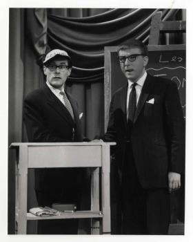 Allard Jan van der Scheer links en Peter Oosthoek in een televisiespel.; Foto Foto