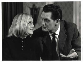 Marie-José Nijsten en Jan Hündling als Ben vermoedelijk in het televisiespel 'Neem mij nou, bevobbeld', uitgezonden op de NCRV op 5 april 1962; Foto Foto