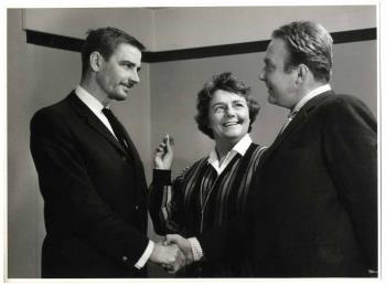Frits Butzelaar, Mieke Verstraete, pseudoniem van Maria de Graef, en Kees Brusse; Foto Foto