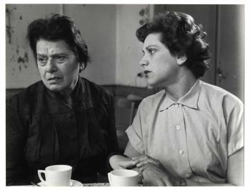 Marie Hamel links en Emmy Lopes Diaz; Foto Foto
