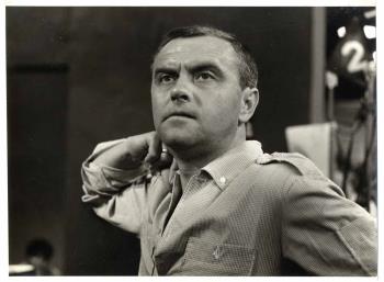 Walter van der Kamp (1926-2009) was een Nederlands televisieregisseur; Foto Foto
