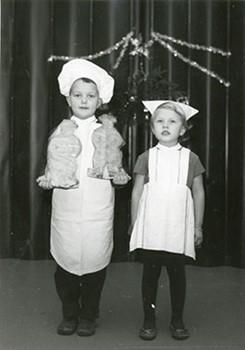 Finse kinderen tijdens een kerstvoorstelling; Foto Foto