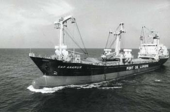 Vietnam/Reddingsschip "Cap Anamur" op zee.; Foto Foto