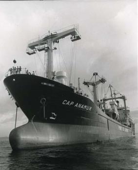 Vietnam/Reddingsschip "Cap Anamur" ten anker.; Foto Foto