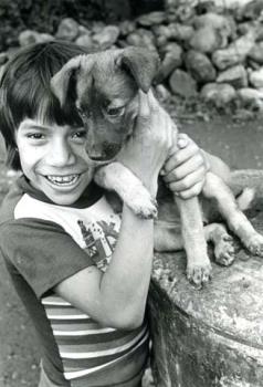 Mexico/Kind met een hond.; Foto Foto