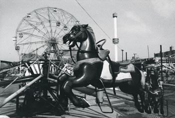 Kermis op een onbekende locatie; Foto Foto