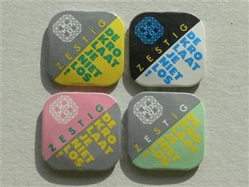 Buttons 'Zestig De KRO laat je niet los!'; Button Button
