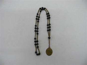 Kransje van St. Antonius met medaille houdende afbeeldingen van Sint Antonius en Sint Franciscus van Assisi. Met teksten: 'H. Antonius van Padua bid voor ons' en 'H. Franciscus van Assisië bid voor ons'; Rozenkrans Rozenkrans
